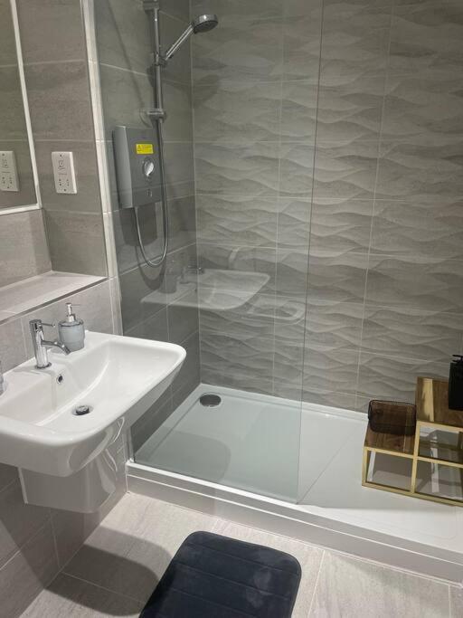 Stylish Flat In Old Trafford Appartement Manchester Buitenkant foto